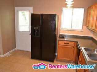 4018 Manhattan Ave - Photo 3 of 21