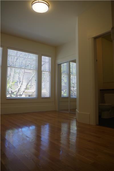 877 Grove St - Photo 2 of 20