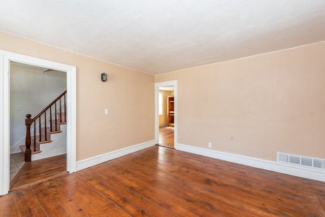 316 59th Pl - Photo 3 of 29