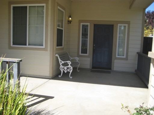 853 Mickelsen Ct - Photo 2 of 10