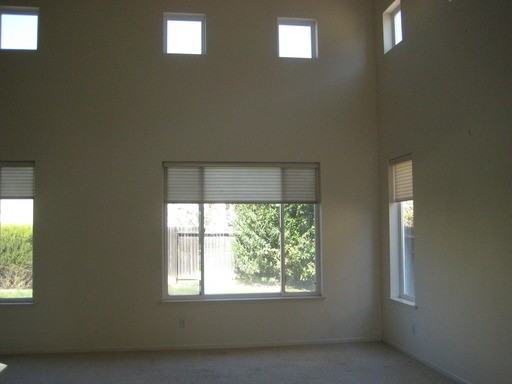 853 Mickelsen Ct - Photo 3 of 10