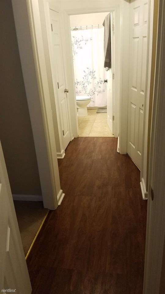 78 Royal Oak Dr - Photo 3 of 19