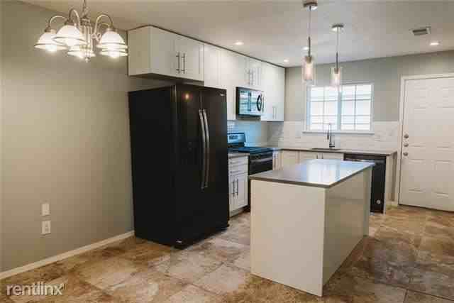 1410 Bellmar Dr - Photo 3 of 21