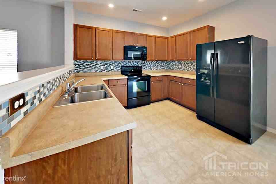 1025 Willow Wind Dr - Photo 3 of 32