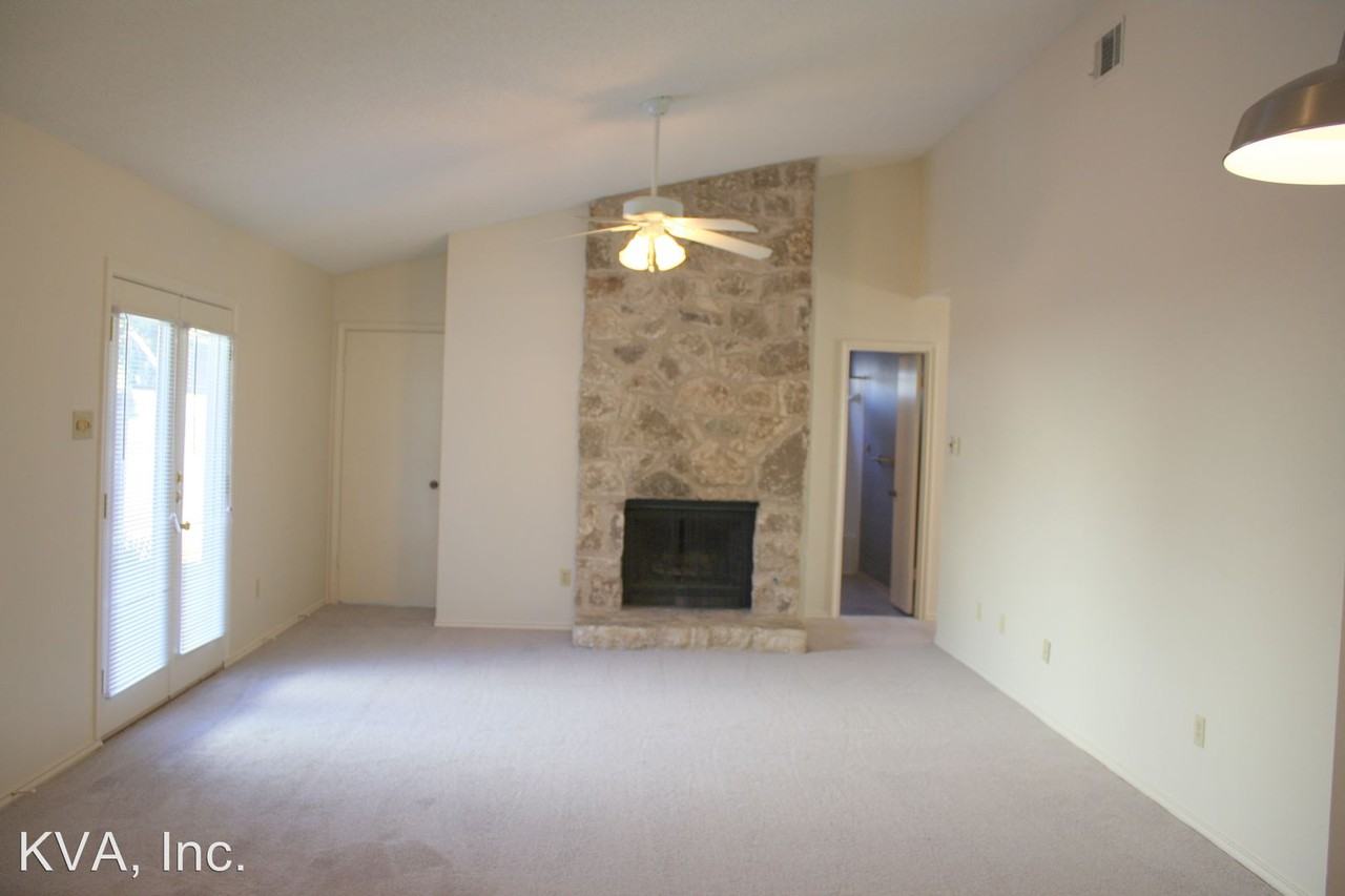 5810 Avery Island Ave - Photo 2 of 19