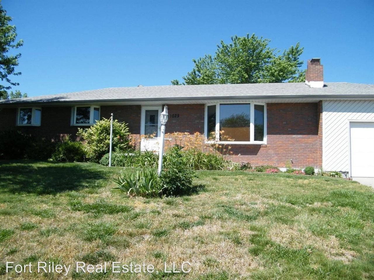 1025 Lakeview Street - Photo 2 of 48