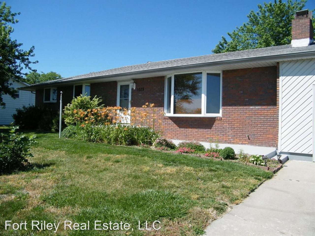 1025 Lakeview Street - Photo 3 of 48