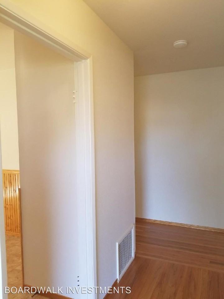 1411 Sequoia Ave - Photo 3 of 20