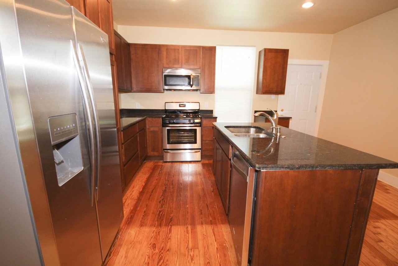 216 Eleanor - Photo 3 of 17