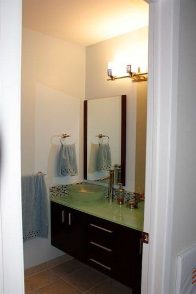 Chapel Hill Condo - Photo 2 of 7