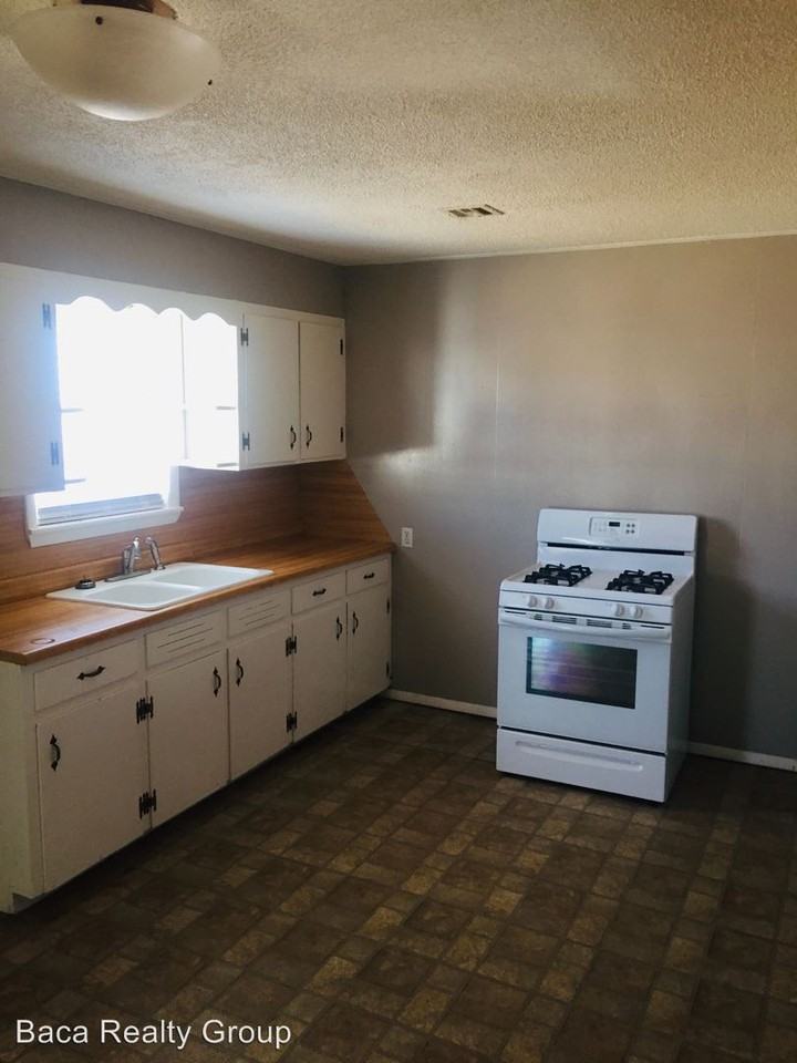 414 S Main St - Photo 3 of 7