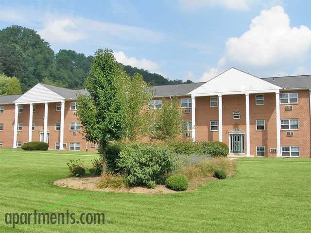 Antietam Arms Apartments - Photo 2 of 6