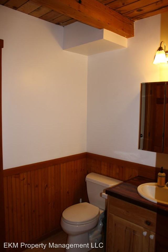 200 NE 381st St - Photo 2 of 13