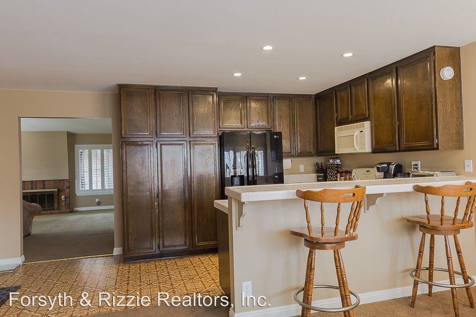 1021 Junewood Ct - Photo 3 of 10