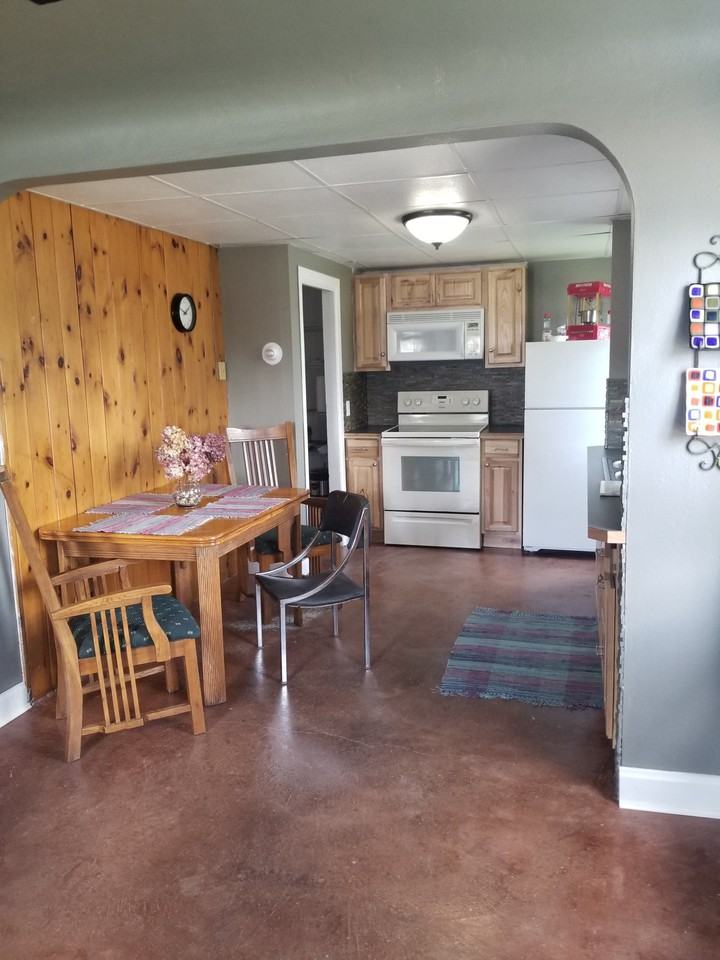 3229 4th Ave W - Photo 2 of 9