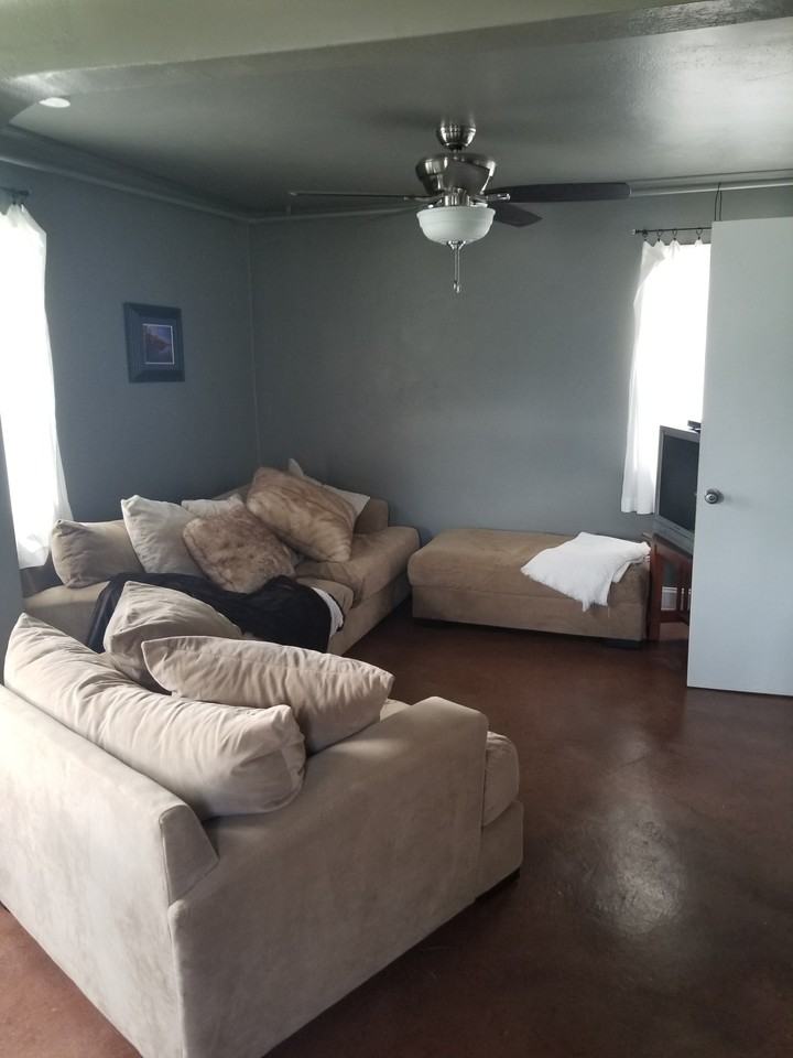 3229 4th Ave W - Photo 3 of 9