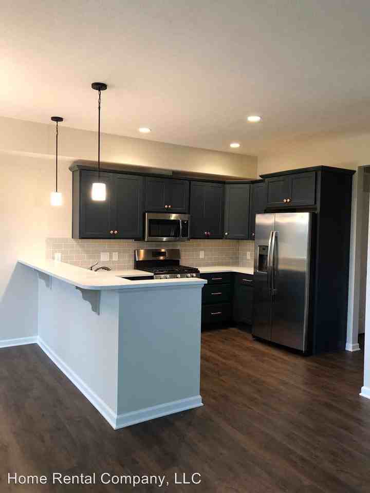 2334 Fieldstone Dr - Photo 3 of 18