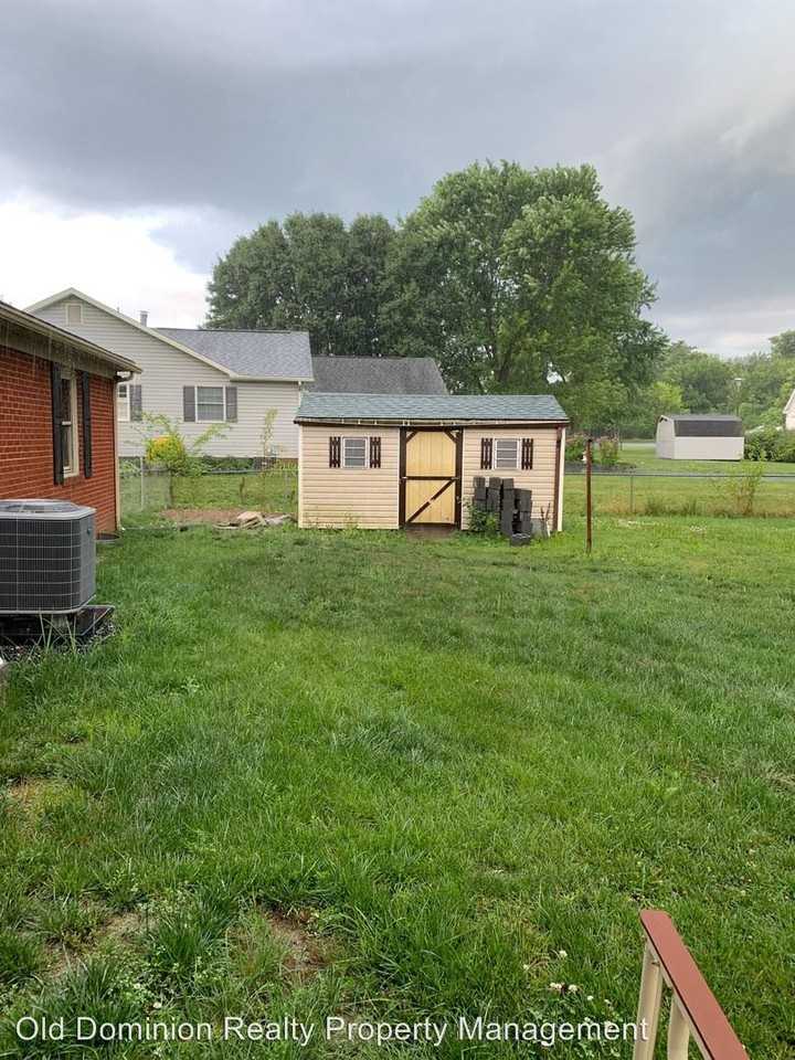 9969 S Congress St - Photo 2 of 19