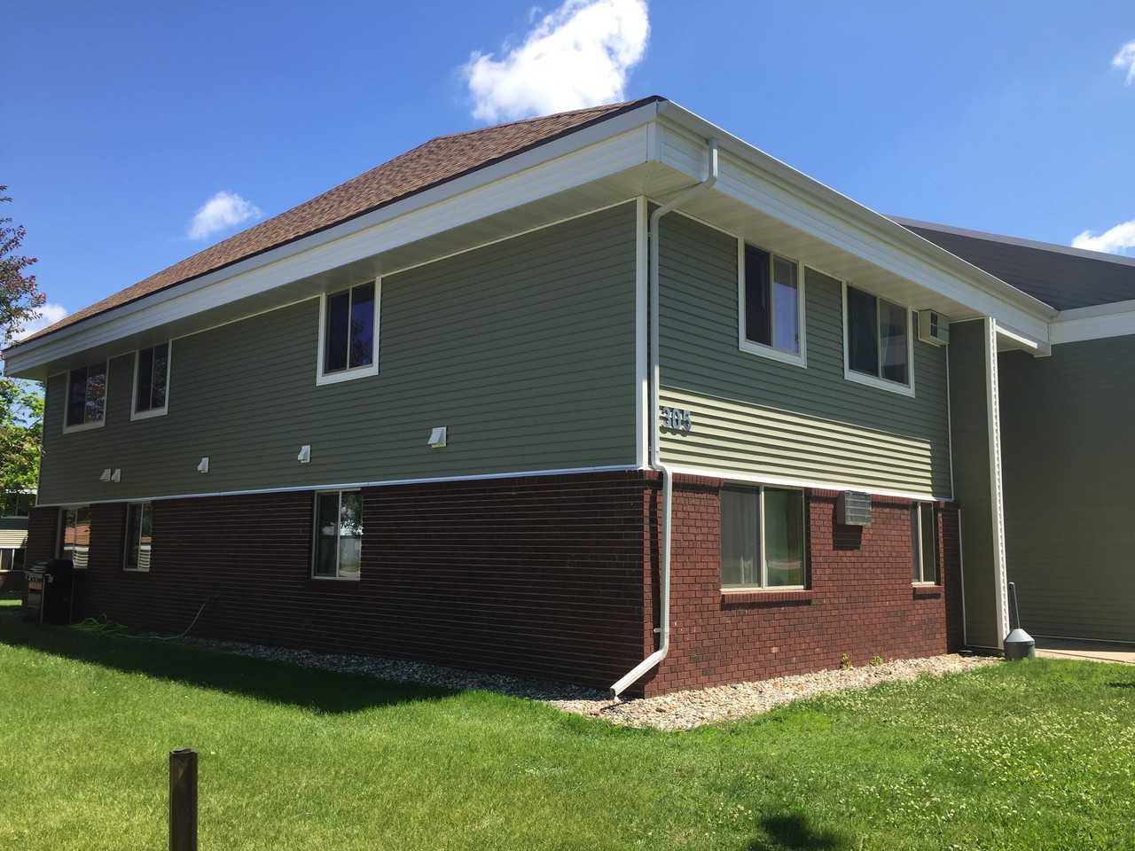 305 Redwood St SW - Photo 2 of 3