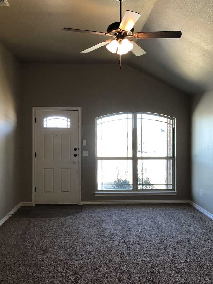 607 Sladecek Dr - Photo 2 of 20