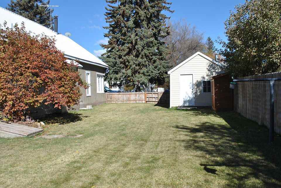 320 E 2nd N - Photo 3 of 8