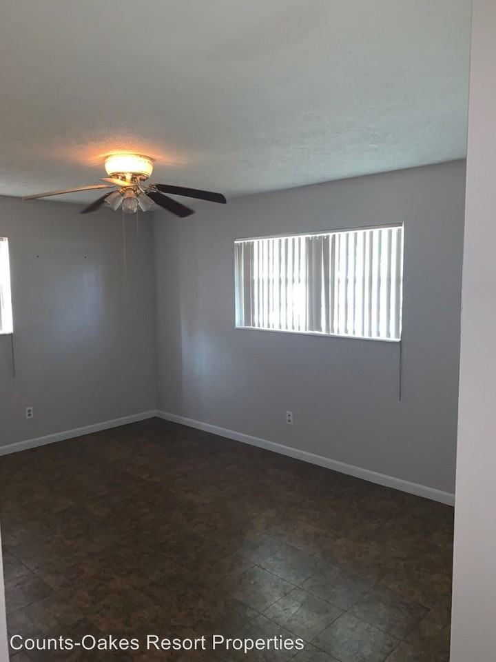 215 S Kimbrel Ave - Photo 3 of 12