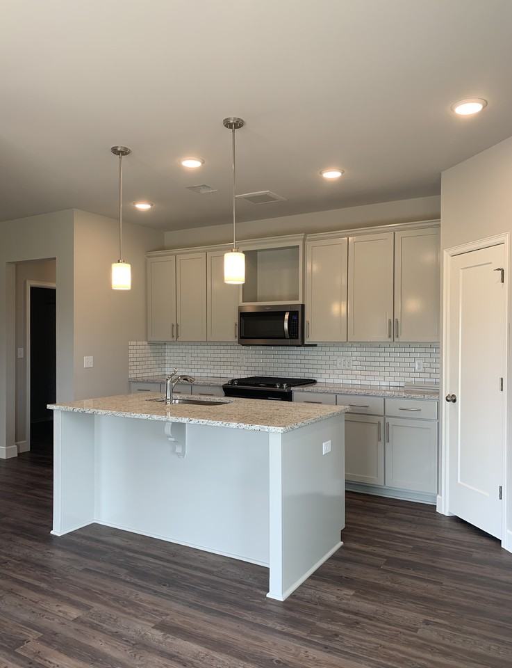 13321 S 19th Ct - Photo 5 of 17