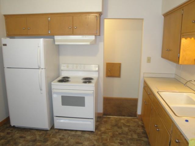 656 Iowa Ave - Photo 3 of 9