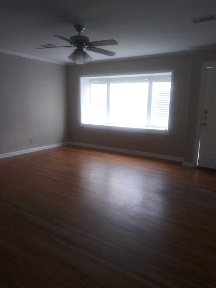 2203 Helena Ave - Photo 3 of 11