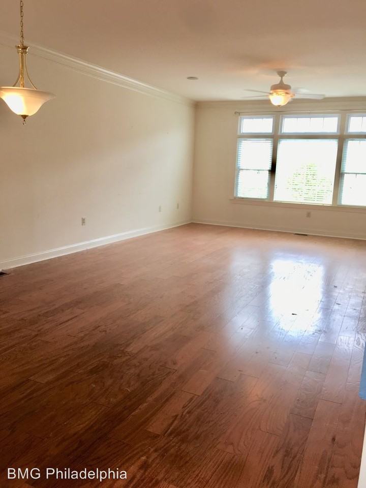 111 Mary Ambler Way - Photo 3 of 27