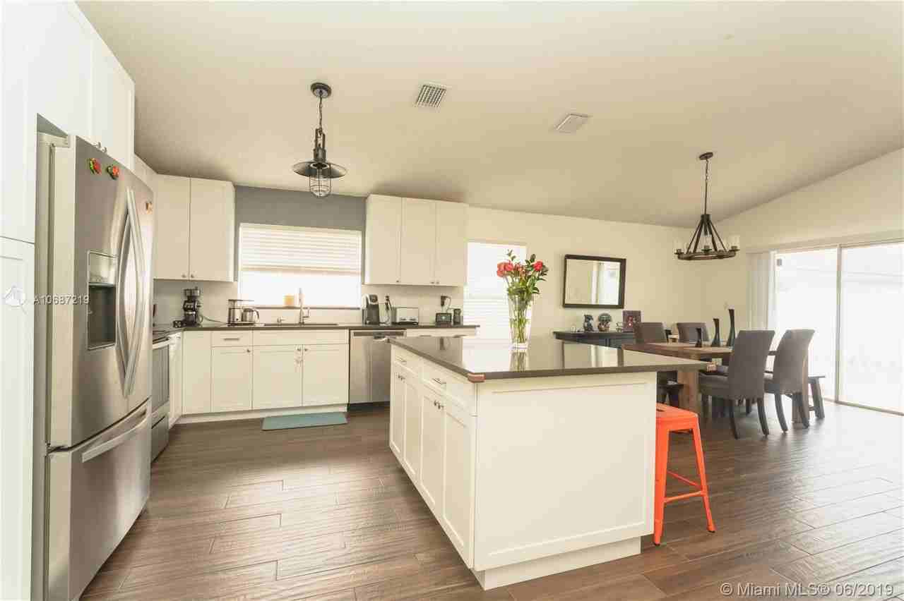 16584 Northwest 10th Street - Photo 2 of 17