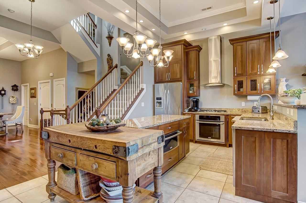 1238 Elsinore Place - Photo 3 of 25