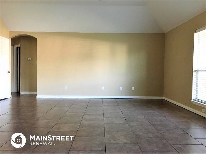129 Currie Court - Photo 2 of 8