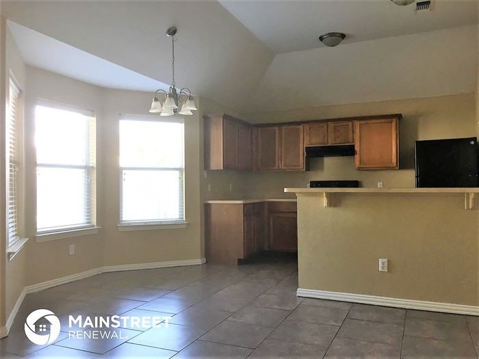 129 Currie Court - Photo 3 of 8
