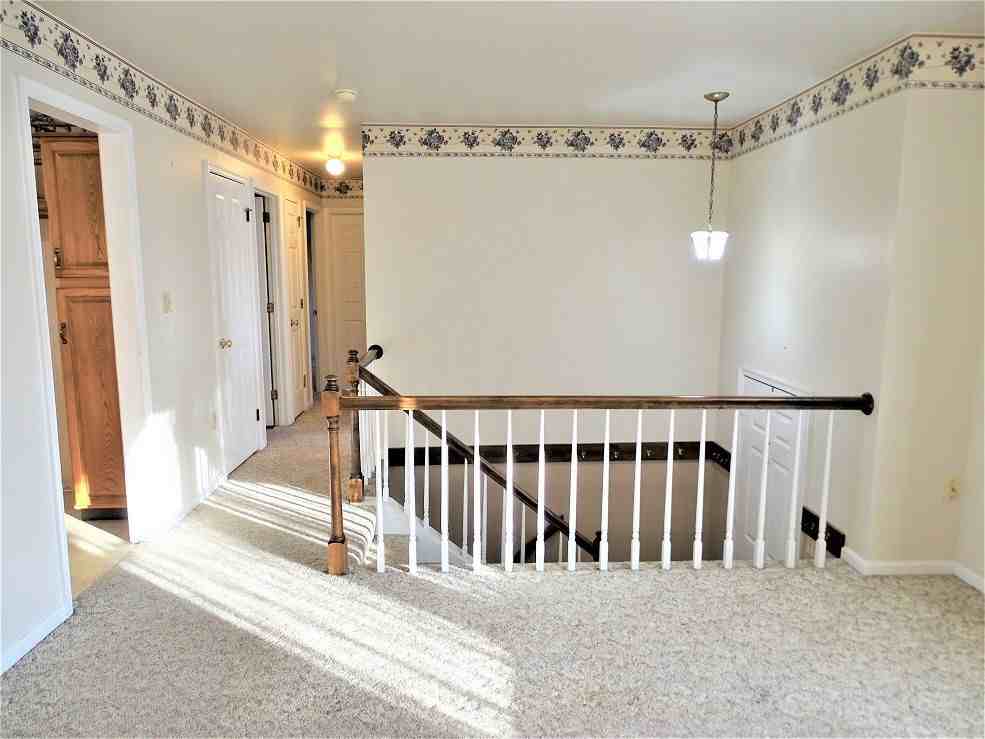 1030 Sun Valley Rd - Photo 2 of 14