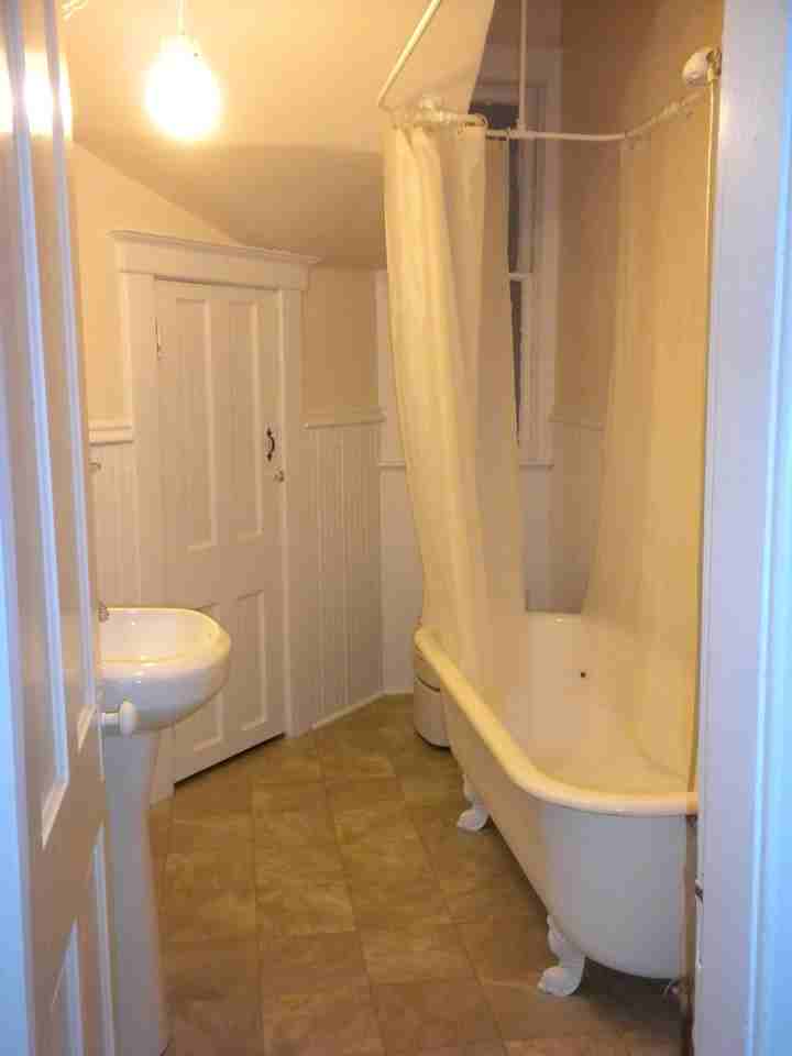 520 West Mercury Street - Photo 3 of 12