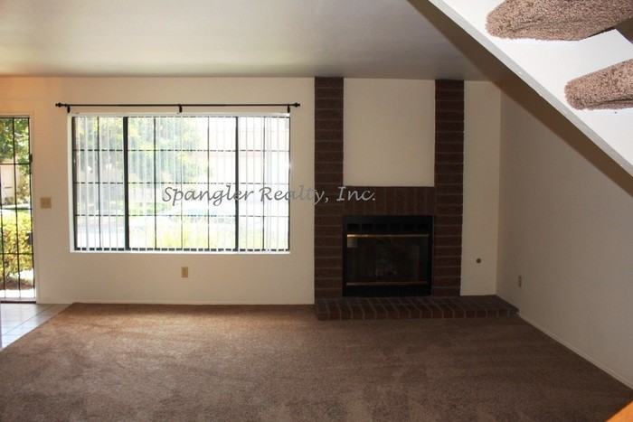 6822 Briarwood Dr - Photo 3 of 10