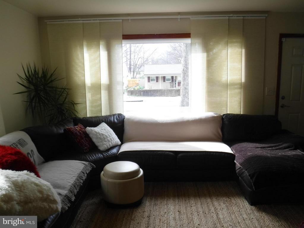 123 Early St - Photo 3 of 11