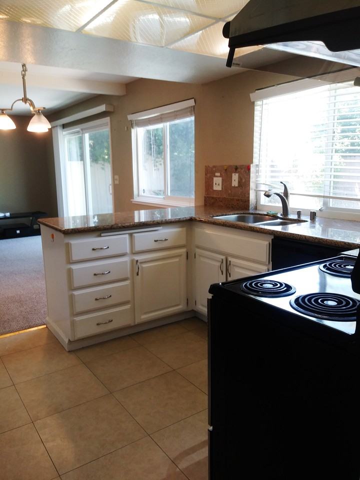 1393 Cabrillo Avenue - Photo 3 of 37