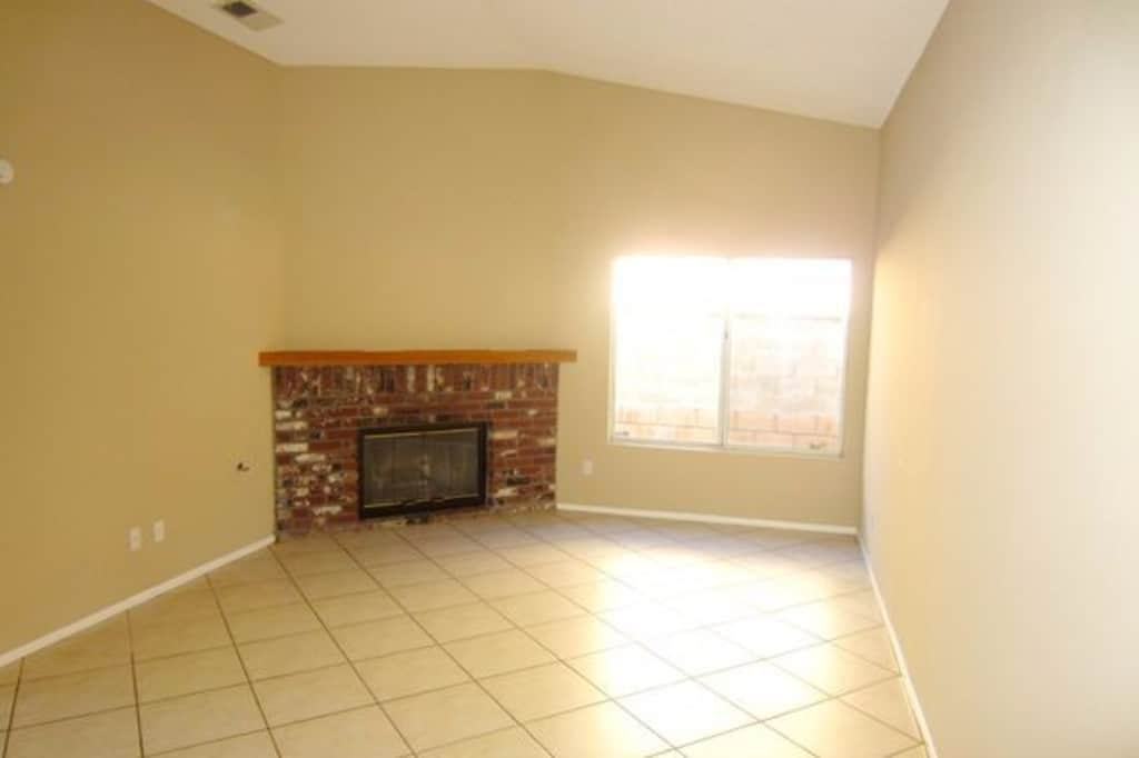 5748 Carleton St - Photo 2 of 10