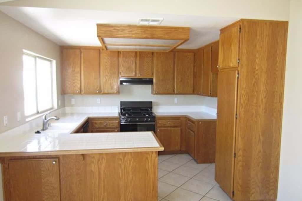 5748 Carleton St - Photo 3 of 10