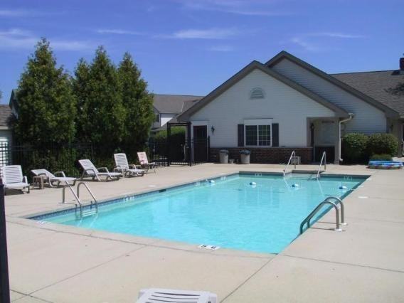 534 Pewaukee Rd #D - Photo 3 of 7