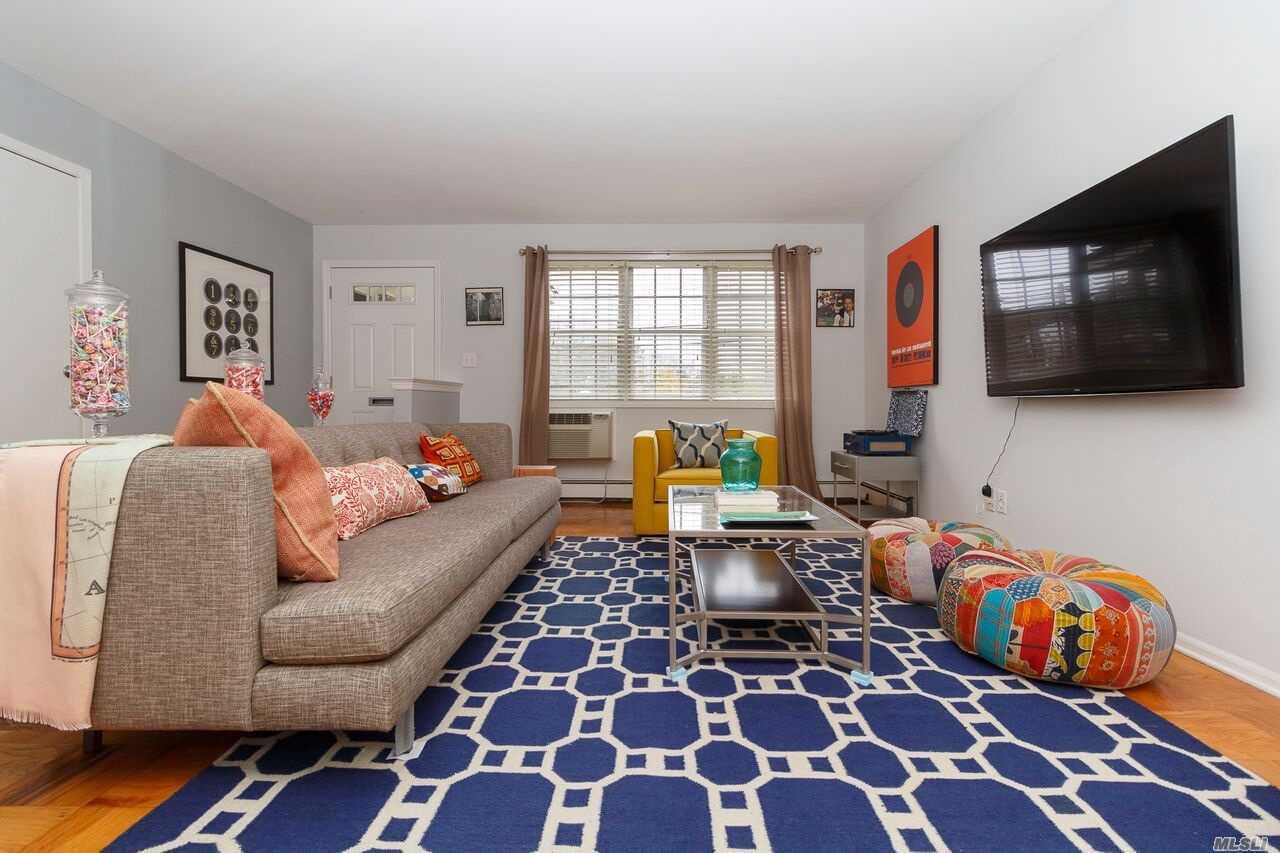 10 Lamplighter Ln #6a - Photo 2 of 20