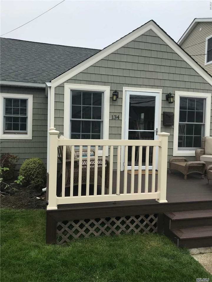 134 Bermuda St - Photo 2 of 17