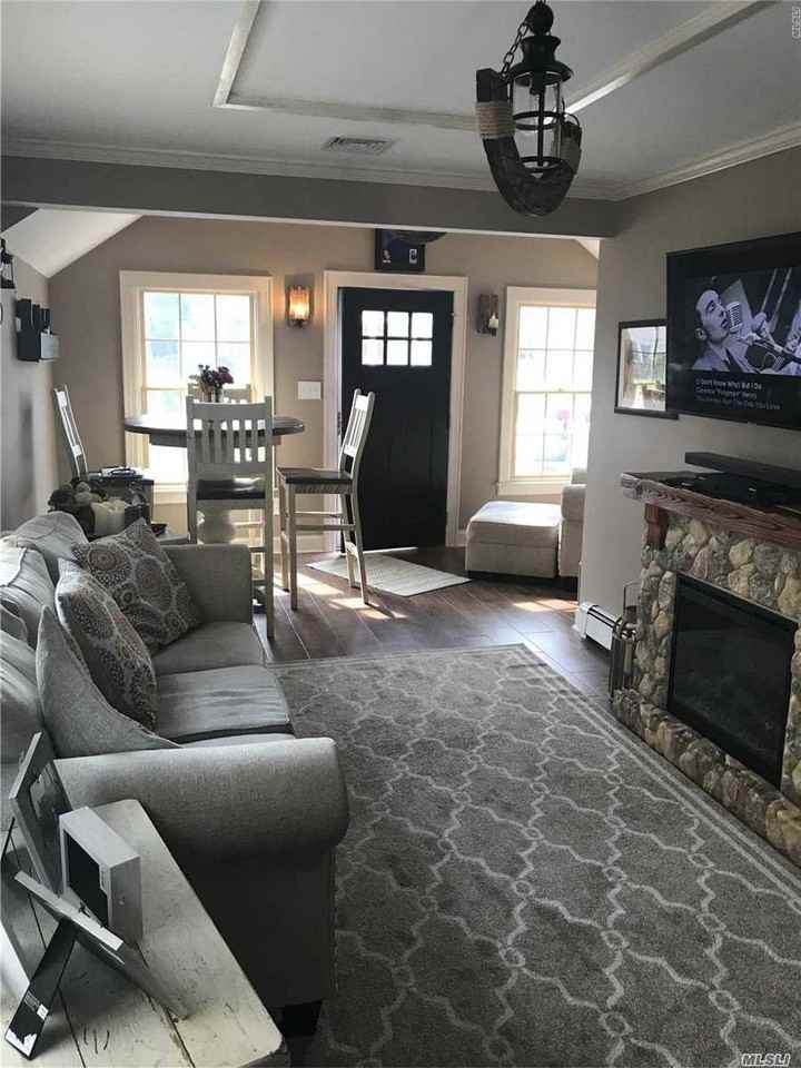 134 Bermuda St - Photo 3 of 17