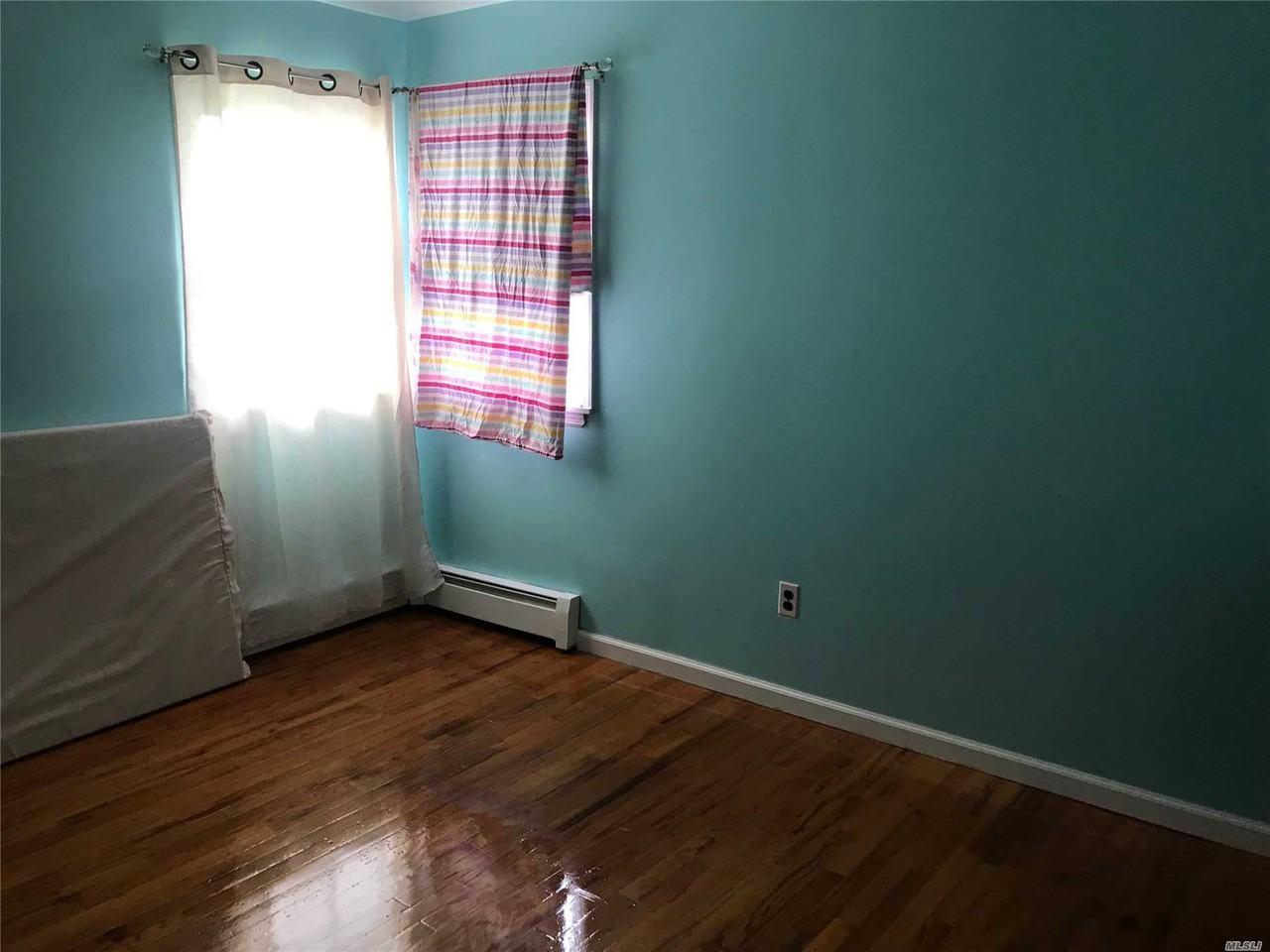 439 Langley Ave - Photo 2 of 8