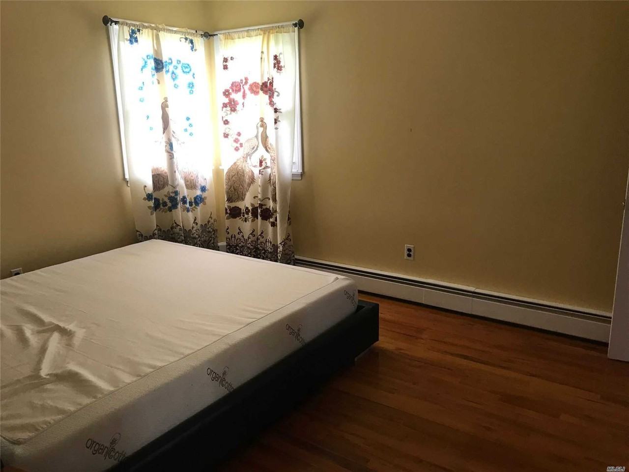 439 Langley Ave - Photo 3 of 8