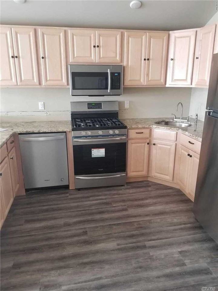 3 Sheridan Pl - Photo 3 of 10