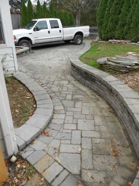 152 Art St - Photo 3 of 17