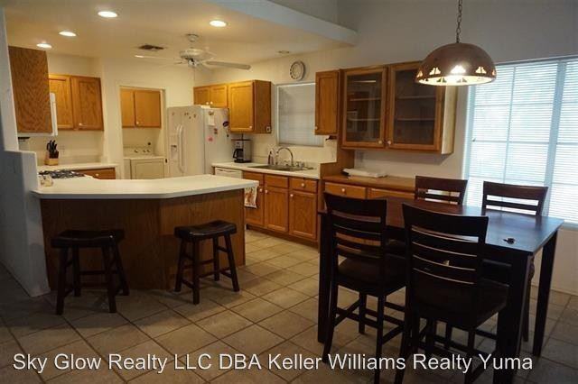 11629 S Glenwood Ave - Photo 2 of 11